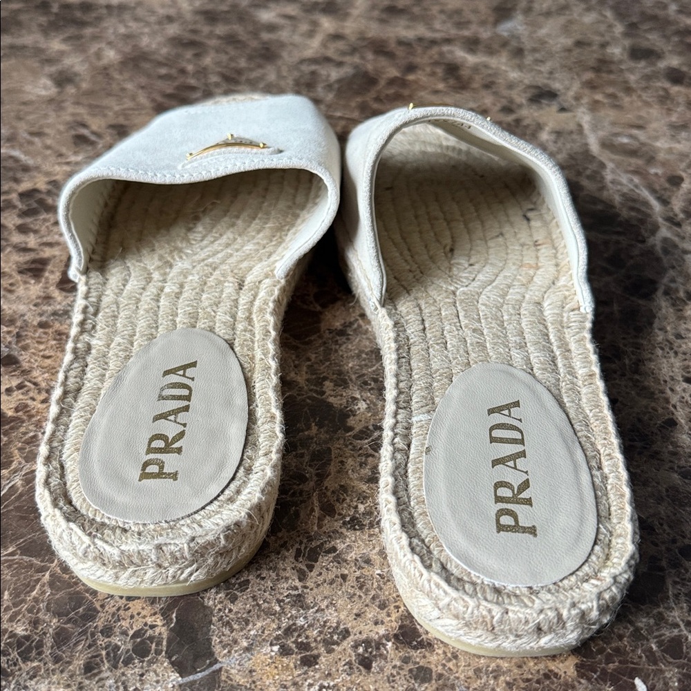 Prada suede light beige sandals flats slides gold gesso logo sz 40 - Picture 6 of 9